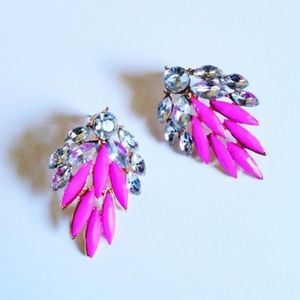 LAST 2‼️💕 PINK CRYSTAL FEATHER EARRINGS! 💕